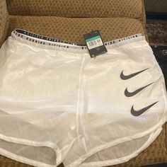 Nike Tempo Luxe Run Division 2 In 1 Running Shorts Women's Medium New Da1280-100 Nike White Athletic Shorts For Gym, Nike White Gym Bottoms, White Nike Gym Bottoms, White Nike Bottoms For Gym, Fit University, Nike Shorts Women, Division 2, Womens Athletic Shorts, Nike Tempo