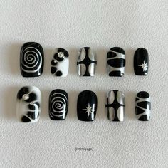 Black And White Hand Nails, Black Nail White Design, Nails Design White And Black, Black Designed Nails, Cool Nail Designs Black, Black Monochrome Nails, Black Nails Ideas Glitter, Nail New Design, White And Black Nails Design