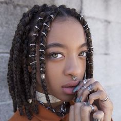 tendance hair rings sur tresses africaines box braids carre Bob Box Braids Styles, Bob Braids Hairstyles, Blonde Box Braids, Short Box Braids, Bob Braids, Long Box Braids, Pelo Afro, Box Braids Styling, Fancy Hairstyles