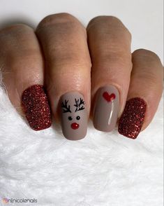 Top 100+ Easy Christmas Nail Art Ideas | Fall and Winter Nail Tutorials by NAILSART&DESIGN 2023 Cute Gel Nails, Dipped Nails, Xmas Nails, Christmas Nail Designs, Cute Acrylic Nails