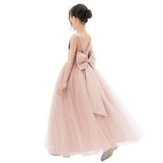 This gorgeous flower girl dress features an open back satin bodice with an elegant pre-tied bow in the back. The tulle skirt has 6 layers, top 3 layers are made of tulle. The 4rd is a layer of satin lining, 5rd layer is an attached crinoline netting for additional fullness and the 6th layer is another layer of soft satin lining to bring comfort to your little girl while wearing the dress. Perfect for princess party, wedding, holiday, theme party, ceremony, birthday, stage performance, photo shoo Flower Girl Dresses Pink, Dresses For Flower Girls, Formal Flower Girl, Beach Flower Girl Dresses, Bridgerton Wedding, Organza Flower Girl Dress, Baptism Dresses, Sequin Flower Girl Dress