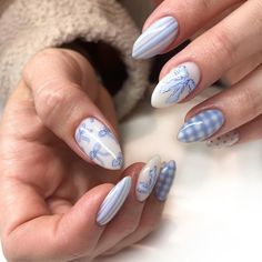 Cool Light Blue Nails, Blue Bow Nail Designs, Baby Blue Design Nails, Light Blue Bow Nails, Baby Blue Tip Nails, Blue Ribbon Nails, Kentucky Derby Nails, Blue Gingham Nails, Cute Blue And White Nails