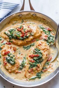 Chicken With Spinach, Creamy Parmesan Sauce, Parmesan Sauce, Creamy Parmesan, Makanan Diet, India Food, Diet Vegetarian