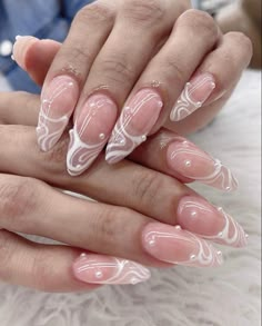 Almond Nails Designs Glitter, Dreamy Nail Art, Spring 2023 Aesthetic, Spring Nail Ideas 2023, Trendy Outfits Y2k, Glitter Almond Nails, Nails Inspo Spring, Nail Inspo Spring, Pink Tip Nails