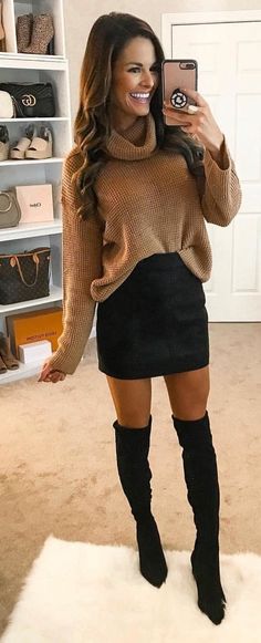 Sarah Chapman, Culotte Style, Brown Turtleneck Sweater, Bota Over, Outfits Dressy, Trend Fashion, Winter Fashion Outfits