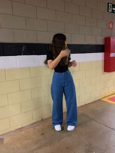 Outfit 90s, Outfit Mujer, Edgy Outfits, Classic Outfits, Looks Vintage, Retro Outfits, Outfits Casuales