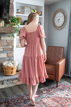 This adorable midi pink dress is the perfect for any outing this spring, or really any season! So versatile & can be worn on or off shoulder! Midi Pink Dress, Pink Midi Dress, Think Pink, On Or Off, Favorite Dress, How I Feel, Shop Decoration, Pink Dress, Off Shoulder