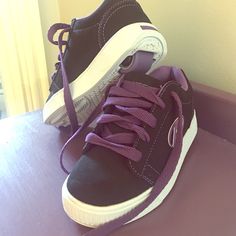 Brand New Condition Kids Heelys Youth Size 13c Purple Round Toe Skate Shoes For Sports, Purple Low-top Sneakers For School, Purple High-top Sneakers For School, Purple Skate Shoes For Sports, Heelys Roller Shoes Outfit, Heelies Shoes, Heelys Roller Shoes Aesthetic, Heelys Roller Shoes For Kids, Purple Black