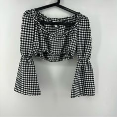 Topshop Blouse. Crop Top Shirt. Long Sleeve. Plaid Black And White Checkered Shirt. Size 4 Petite Womens. Nwt N13 Gingham Long Sleeve Blouse For Day Out, Long Sleeve Gingham Blouse For Day Out, Chic Gingham Long Sleeve Tops, Chic Gingham Long Sleeve Blouse, Chic Long Sleeve Gingham Blouse, Trendy Fitted Gingham Blouse, Black And White Long Sleeve Tops For Spring, Black Cropped Top For Brunch, Fitted Black And White Tops For Day Out