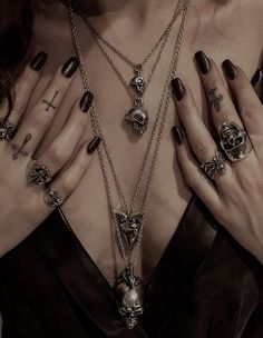 Grunge Ring, Chains Aesthetic, Glitter Aesthetic, Goth Accessories, Dark Jewelry, Grunge Jewelry, Edgy Jewelry, Dark Theme, Food Vids