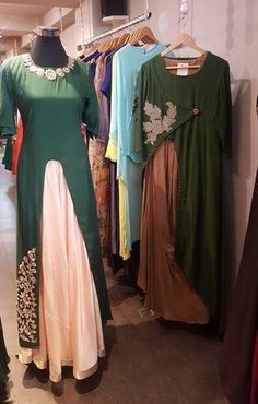 Jkgh Indian Evening Gown, Indowestern Dresses, Kurti Style, Kurta Patterns, Long Kurtis, Lit Outfits, Salwar Designs, Kurti Design