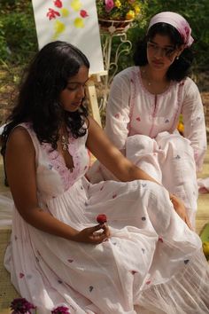 Baby pink jamdani dress with floral and geometric embroidery. - Aza Fashions Traditional Pink Dress With Resham Embroidery, Cotton Embroidered Dress For Garden Party, White Sleeveless Anarkali Dress, Feminine Sleeveless Embroidered Dress, Traditional Pink Chikankari Embroidered Dress, Summer Anarkali Dresses With Floral Embroidery, Traditional Pink Dress With Chikankari Embroidery, Festive Sleeveless Anarkali Embroidered Dress, Pink Embroidered Dress For Spring Festive Occasion