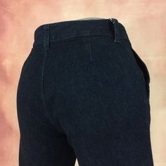 "Size 30 Vintage Lauren Jeans by Ralph Lauren Women's Bareback Wide Leg Denim Pants W30 L32 Medium Waisted Bootcut Jeans Girlfriend Jeans Mom Jeans Made In Hong Kong. Brand: Lauren Jeans by Ralph Lauren Size On Tag marked 4 but fits more like 30\" waist, 10.75\" rise, 22.5\" thighs, 38\" hips, 32\" inseam,! Fits a size 30, but check your measurements and compares the measurement with your garment. (see full measurement below) Recommended modern size: 30\" (30x32) Material : Cotton 98%, Elastane Fitted Denim Blue Jeans With Standard Cut Leg, Fitted Denim Blue Bottoms With Standard Cut Leg, Fitted Straight Leg Medium Wash Pants, Fitted Black Cropped Denim Jeans, Fitted Dark Wash Pants, Fitted Full Length Dark Wash Bottoms, Fitted Full-length Dark Wash Pants, Fitted Full Length Dark Wash Pants, Fitted Denim Pants With Standard Cut Leg