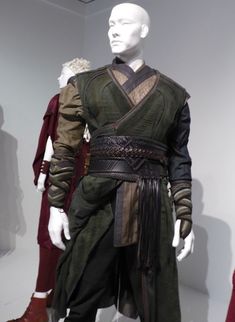 Mordo Doctor Strange costume detail Doctor Strange Costume, Star Wars Sewing, Doctor Stranger Movie, Captain America Movie, Star Wars Outfits, Dr Strange, Movie Costumes, Fashion Attire