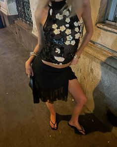 Nyc Outfits Night Out, Gypsiesoul Outfit, London Going Out Outfit, Latin American Fashion, Modern Boho Chic Outfits, Glitter Outfit Ideas, Chic Club Outfit, Europe Clubbing Outfit, Party Inspo Outfit