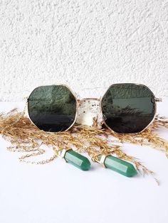 Stone Pendants Chain Temple Sunglasses Unique Natural Green Crystal Stone Unique Glasses Oversized Style Classic Armless Glasses Handmade - Etsy Gradient Glass Sunglasses As A Gift, Gradient Lens Glass Sunglasses As Gift, Gold Tinted Sunglasses For Festival, Trendy Metal Sunglasses For Festivals, Gold Sunglasses With Gradient Lenses For Festivals, Green Sunglasses With Adjustable Gradient Lenses, Green Sunglasses With Gradient Lenses And Adjustable Fit, Trendy Sunglasses With Polarized Lenses As Gift, Festival Metal Sunglasses With Mirrored Lenses