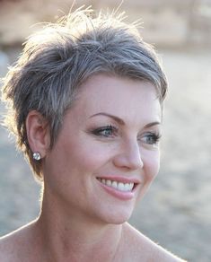 20 Best Ideas Gray Pixie Hairstyles for Over 50 Grey Pixie Hair, Haircut Gray Hair, Grey Hair Over 50, Chic Bob, Layered Bobs, Stylish Short Haircuts, Gray Hair Cuts, Easy Chic, Confident Women