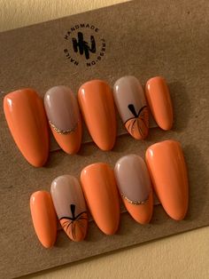 Get ready for the cozy vibes of early fall with these gorgeous nail designs! 🍂🍁 From warm neutrals to bold pops of color, these nails will have you feeling all the autumn feels. #EarlyFallNails #CozyVibes #AutumnFeels #NailInspo #FallMani #NailGoals #SeasonalNails #NailArt #FallColors #PumpkinSpiceEverything Halloween Acrylic Nails, Cute Halloween Nails, Fall Gel Nails, Cute Simple Nails, Pumpkin Nails, Cute Nails For Fall, Cute Gel Nails, Thanksgiving Nails, Short Acrylic Nails Designs