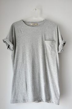 simple Grey Shirt Outfit, Mode Inspo, Grey Shirt, Fashion Mode, Passion For Fashion, Shirt Outfit, Dress To Impress