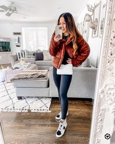 Outfits With High Top Nikes, Women High Top Sneakers Outfit, White High Top Outfit, High Top Sneaker Outfits Women, Womens High Top Sneakers Outfit, High Top Shoes Outfit, Van High Tops Outfit, Outfits With High Tops