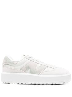 white/green calf suede panelled design mesh panelling distressed effect logo patch to the side logo patch at the tongue logo at the sole round toe front lace-up fastening padded ankle chunky rubber sole White High-top Suede Platform Sneakers, White Low-top Suede Platform Sneakers, White Suede High-top Platform Sneakers, White Suede Platform Sneakers With Textured Sole, White Suede Platform Sneakers, White Suede High-top Sneakers With Textured Sole, White Suede Round Toe Platform Sneakers, Casual New Balance Platform Sneakers With Textured Sole, Sporty New Balance Platform Sneakers With Textured Sole