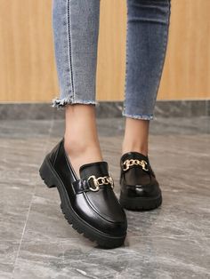 Business Casual Shoes Women, Black Gold Chain, Work Shoes Women, Professional Shoes, Chunky Loafers, Business Casual Shoes, Loafer Shoes Women