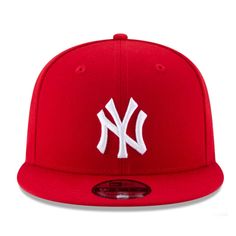 The Adult New York Yankees Basic 9FIFTY Snapback features traditional Yankees color blocking with an embroidered Yankees logo at the front panels and an adjustable snapback closure at the rear. Ideal for gifts, or when you do not know the size of the head; because the size is modifiable Material: 100% Polyester Size: One size fits most Brand: New Era Fruit Embroidery, New York Yankees Logo, Shoe Palace, Yankees Logo, Batting Gloves, Cap Mens, Jersey Pants, Fitted Caps, Baseball Team