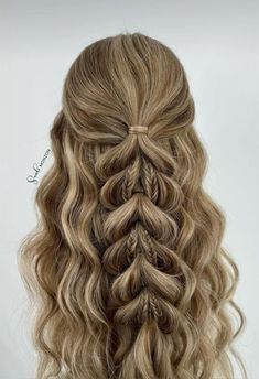 A beautiful half up half down braided hairdo Coconut Oil Hair Mask, Beautiful Braided Hair, Fast Hairstyles, Coconut Oil Hair, Hair Stylies, Hairstyle Look, Prom Hairstyles