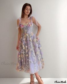 Olivia Mark - Chic 3D Floral Embroidered Bodycon Dress with Spaghetti Straps Light Purple Long Dress, Purple Long Dress, Silk Evening Gown, Winter Chic, Evening Gowns Elegant, Floral Dresses, Strap Dress, Collar Dress, Cut Design