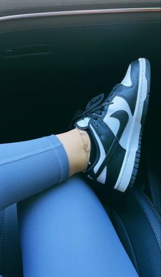 Dunk Outfits, Glasses Outfit, Dunks Outfit, Nike Shoes Outlet, Aesthetic Shoes, Cute Simple Outfits, Shoes Outlet