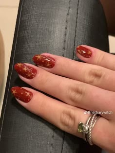 September Themed Nails, Short Almond Nail Inspo 2024, Red Nail Short Designs, First Nails Ideas, Twee Style Nails, Cozy Nails Aesthetic, Funky Nails Winter, Christmas Funky Nails, Mismatched Nails Fall