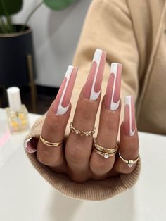 White Outline French Tip Nails, Nude And White Nail Designs, Pink And White Nail Designs, Pink White Nails, Nail Summer, Gold Glitter Nails