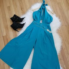 New: 6 Shore Road Teal Wide Leg Pants In The Size Small. It Is A Halter Top That You Can Tie To Adjust To Your Liking. Another Tie At The Back As Well. Super Cute And Light Weight Material. Perfect For Summer Or Vacationing Somewhere Warm. *No Modeling *No Trades Chic Blue Jumpsuits And Rompers For Spring, Blue Bottoms For Summer Evenings, Blue Bottoms For Summer Evening, Blue Jumpsuits And Rompers For Summer Parties, Blue High-waist Jumpsuits And Rompers For Party, High Waist Formal Jumpsuits And Rompers For Summer, Chic Blue Jumpsuits And Rompers For Evening, Chic Blue Wide Leg Jumpsuits And Rompers, Chic Blue Wide-leg Jumpsuits And Rompers