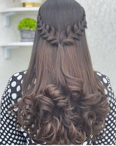 Hairstyles For Desi Weddings, Sangeet Hairstyles Bridesmaid Hair, Front Hair Styles For Wedding, Party Hairstyles For Long Hair, Reception Hairstyles, Mehndi Hairstyles, Engagement Hairstyles, Bridal Hair Buns