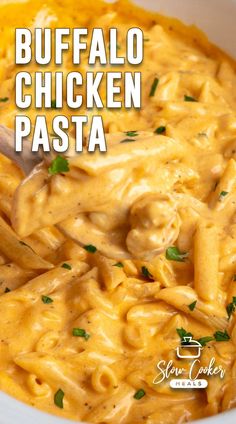 A wooden spoon holding buffalo chicken pasta over a slow cooker. Crock Pot Buffalo Chicken, Spicy Chicken Pasta, Best Easy Dinner Recipes, Pasta With Meat Sauce, Buffalo Chicken Pasta, Chicken Crockpot Recipes Easy, Easy Peasy Recipes, Easy Crockpot Dinners, Slow Cooker Pasta