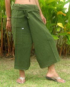 "Special Express Shipping Offer For: The United States of America, UK, Germany, France and most of Europe, Most of Australia and many other countries. Please contact us for more information and we will check, if the Express Shipping is available for your country and area. The shipping will take 3 - 5 working days. - Original Capri Fisherman Pants - Made of 100% superior quality cotton You can use this thai pants for all sorts of activities such as relaxing on the beach or at home, Massage, Sauna At Home Massage, Pantalon Thai, Home Massage, Thai Pants, Thai Fisherman Pants, Flamenco Skirt, Genie Pants, Fisherman Pants, Cotton Maxi Skirts