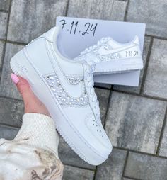 airforce bride shoe - Blinged out bridal Air Force 1 sneakers personalized for the brides special day 👰🏻 with a rhinestone pearl cluster mix. **PLEASE READ LISTING CAREFULLY**  SNEAKERS: This listing if for Nike Air Force 1, if you would like something different, please message me :) Personalization section please add: *your name  *date of wedding *if you want them without any customization please type (no customization) NOTE: A proof of your lettering will be sent to you within 72 hours of pu Wedding Shoes Sneakers, Justice Shoes, Swarovski Nike, Bridal Sneakers, Nike Air Force 1s, Wedding Sneakers, New Nike Shoes, Fav Color, Couture Shoes