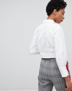 Tall top by ASOS WHITE Not for the clumsy ones Point collar Button placket Pleated design Cropped length Regular fit Chic White Cropped Shirt For Office, Chic White Cropped Shirt For Work, Trendy White Tops For Business Casual, Elegant White Crop Top For Workwear, Elegant White Button-up Cropped Shirt, Chic White Cropped Shirt, Classic Cropped Shirt For Office, White Cropped Crop Top With Button Closure, Fitted White Cropped Shirt With Buttons