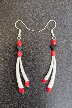 All natural native American drop earrings with 925 silver hooks Native American Beadwork Earrings, Crescent City Ca, Beadwork Earrings, Beading Inspiration, Native American Earrings, Native American Beadwork, Crescent City, Beading Projects, Bead Patterns