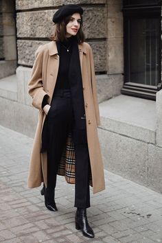 Trench Coat Outfit For Spring #trench #trenchcoat #womanfashion #fashionactivation #fashiontrends Baret Outfit, Trenchcoat Outfit, Burberry Trenchcoat, Winter Jacket Outfits, Coat Outfit, Camel Coat, Winter Trends