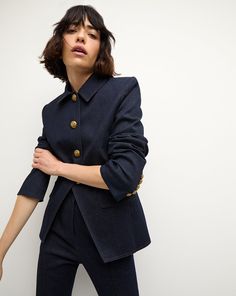 All clean lines and a sleek, streamlined silhouette, the Aire is a versatile closet hero. Expertly tailored from premium stretch cotton, it’s defined by a straight fit, padded shoulders, and an angled cutaway hem. This lightweight jacket is the perfect transitional piece, effortlessly taking you from summer to fall.75% Cotton, 23% Polyester, 2% ElastaneLining: 54% Polyester, 48% ViscoseDry clean onlyStyle #2408NV2610614