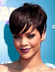 Pixie Haircut Styles, Longer Pixie Haircut, Haircut Styles For Women, Pixie Cut With Bangs, Outfit 2020, Pixie Haircuts, Short Pixie Cut