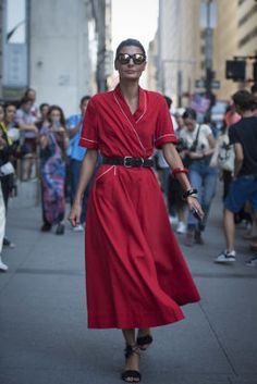 Fashion Week Street Style, Fashion Pictures, Fashion Details, View Photos, Paris Fashion Week, Milan, Fashion Week, Shirt Dress