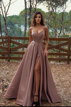 Simple Evening Dress, Cheap Prom Dresses Online, Spaghetti Strap Prom Dress, V Neck Prom Dresses, Prom Designs, Prom Dress Inspiration, Cute Prom Dresses, Maxi Dress Prom, Pretty Prom Dresses