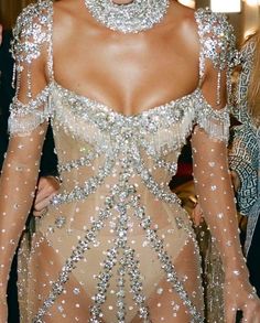 Kendall Jenner Met, Kendall Jenner Met Gala, Look Disco, Givenchy Dress, Kendall Jenner Outfits, Looks Street Style, Gala Dresses, Looks Chic, Fancy Dresses