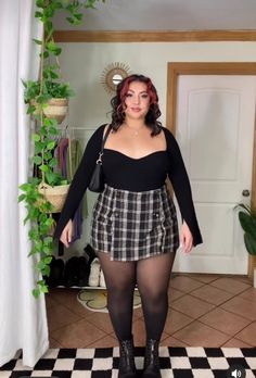 Mini Skirt For Plus Size, Kevin Gates Concert Outfit Ideas Plus Size, Cute Clothes For Plus Size Women, Mini Skirts Outfits Plus Size, Plus Size Style Icons, Casual Nye Outfit Plus Size, Date Outfits Curvy, Plus Size Thrift Flip, Clubbing Fits Plus Size