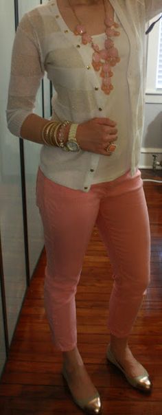 Cute Work outfit for Spring.....Pink Margarita Pearl: Pink and Gold Sumer Style, Mode Ab 50, Jean Fashion, Teacher Fashion, Haute Fashion, Mode Tips, Teaching Outfits, Friday Outfit, Elegante Casual