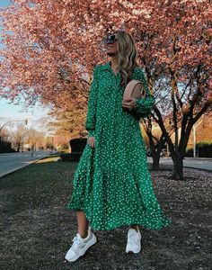 Loose Midi Dress, Hijabi Outfits Casual, Muslim Fashion Dress, Summer Fashion Outfits, Green Print, Classy Women, Spring Summer Outfits