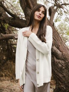 Experience modern luxury with our Sunday Oversized Cashmere Cardigan. Made from 100% cashmere, this ribbed cardigan wraps you in refined comfort and elegance. With an oversized fit, perfect for all-season layering, our cashmere cardigan is versatile enough to be dressed up or down. Due to the inherent quality of the natural fibers, you may notice slight shedding. Women's Oversized Sunday Cashmere Cardigan in Black (Size: X-Small) - Cozy Earth Winter Loungewear Button-up Cardigan, Elegant Everyday Cardigan With Relaxed Fit, Elegant Soft Knit Cardigan For Daywear, Cozy Button-up Cardigan For Loungewear, Spring Cashmere Sweater Coat For Daywear, Elegant Cashmere Cardigan With Relaxed Fit, Elegant Oversized Cashmere Cardigan, Elegant Soft Knit Everyday Cardigan, Elegant Everyday Soft Knit Cardigan