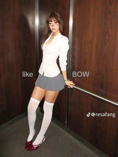 Plaid Skirt Outfit, Miniskirt Outfits, Picture Outfits, Skirt Outfit, Fashion Fits, Professional Outfits, Office Outfits, Fashion Killa, Cute Fashion